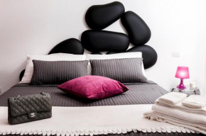 Отель Two Chic Guesthouse  Рим